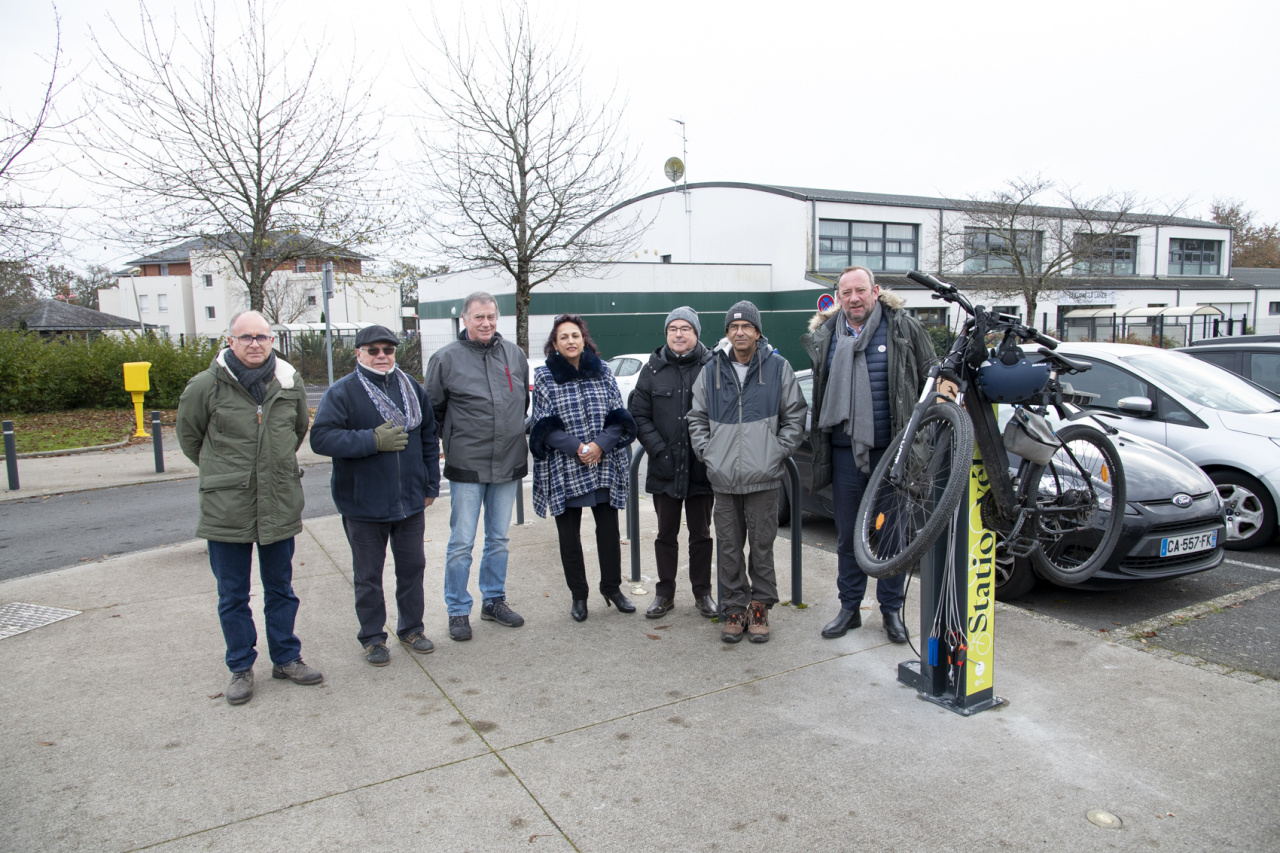 Point Presse Borne Réparation Vélo Lauréat Budget Participatif 2021_MVA4030.jpg