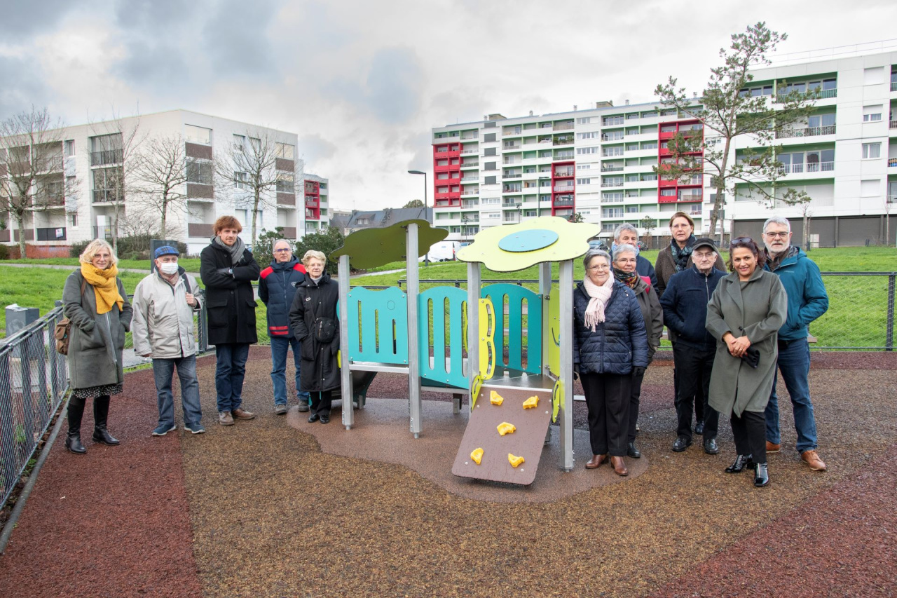 Inauguration Aire de Jeux Place des Droits de l'Homme Ménimur Budget Participatif_MVA7000.jpg