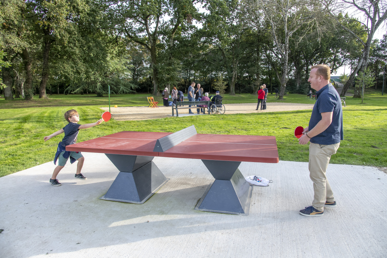 Image d'illustration pour : Projet n° 22 : Terrain de pétanque et tables de ping pong Image d'illustration pour : Projet n° 22 : Terrain de pétanque et tables de ping pong