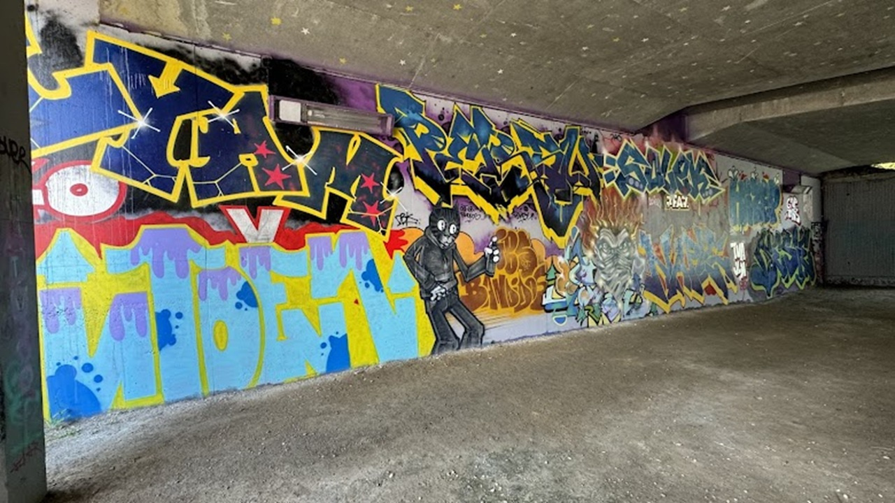 Image d'illustration pour : Street Art sous le tunnel de Kérino