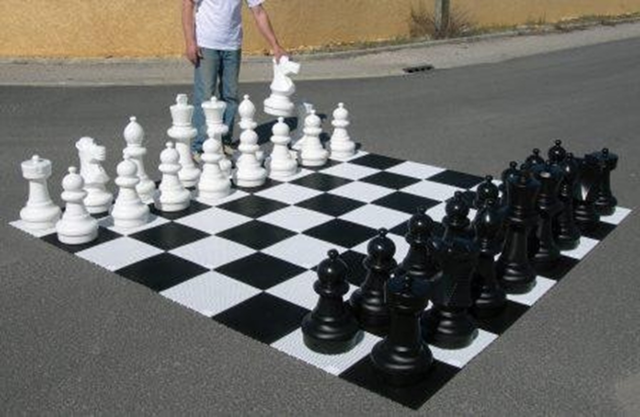 Image d'illustration pour : Installer des tables d'échecs à Vannes