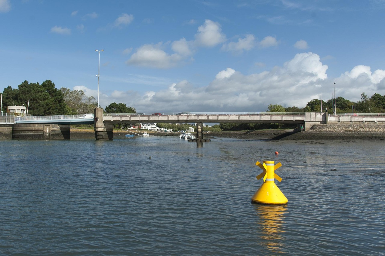 Image d'illustration pour : Panneaux d'Information : horaires d'ouverture du pont de kérino