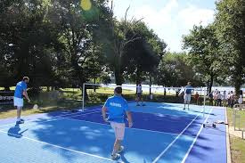 Image d'illustration pour : Terrain de badminton en extérieur