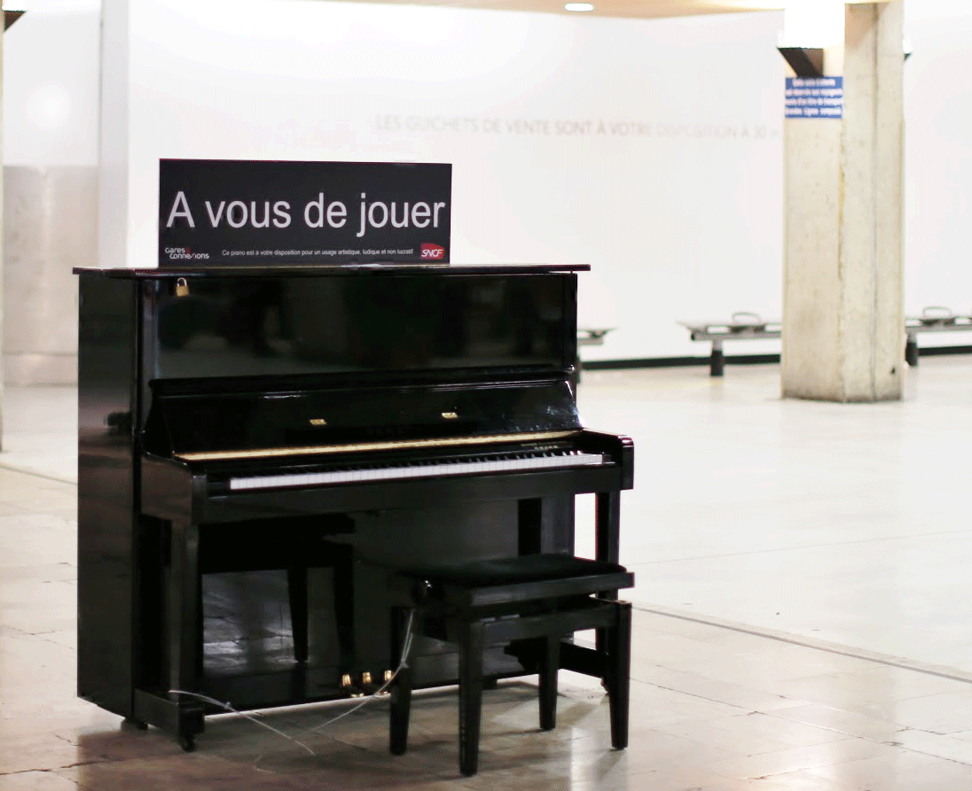 Image d'illustration pour : Piano à la gare